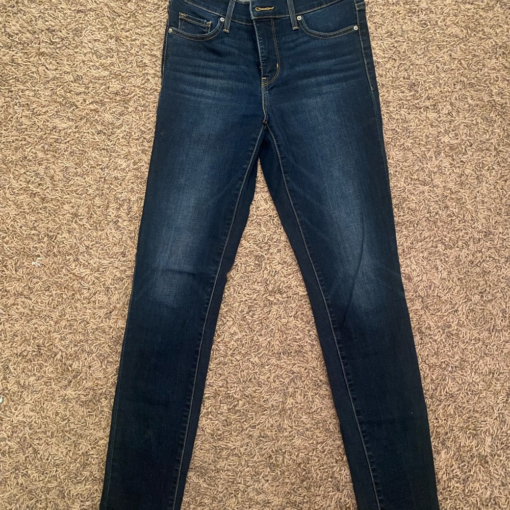 Levi shaping skinny jeans